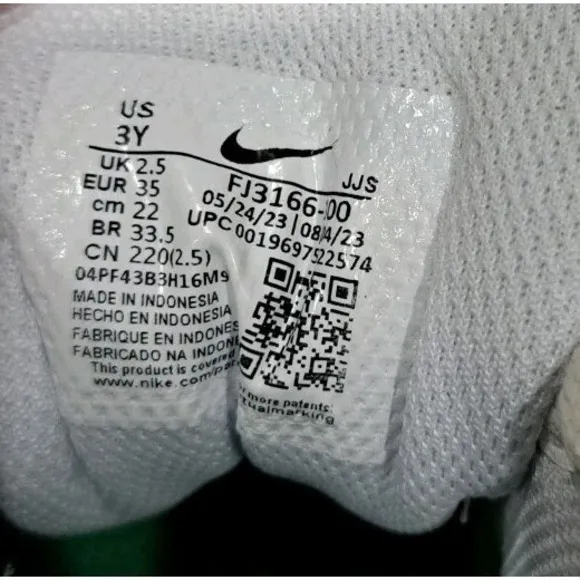 Nike Air Max Size 3Y FJ3166-100 Pre Owned Great Condition White With Flower