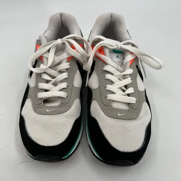 Nike Black and White Athletic Air Max Sneakers | Size 8
