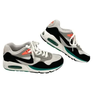 Nike Black and White Athletic Air Max Sneakers | Size 8