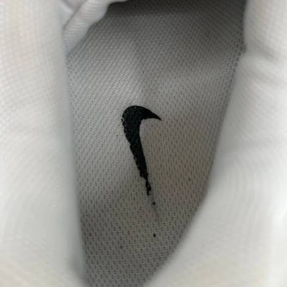 Nike Black and White Athletic Air Max Sneakers | Size 8