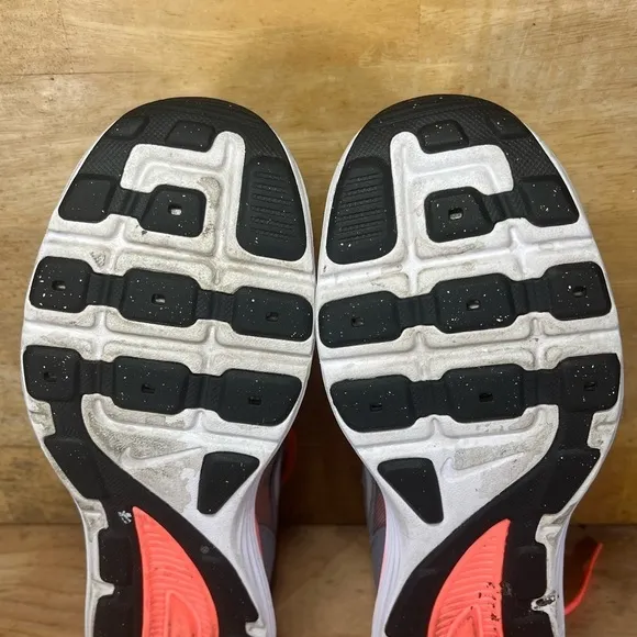 Nike Dual Fusion Womens Size 7 Running Shoes Sneakers Gray Coral 657498-001
