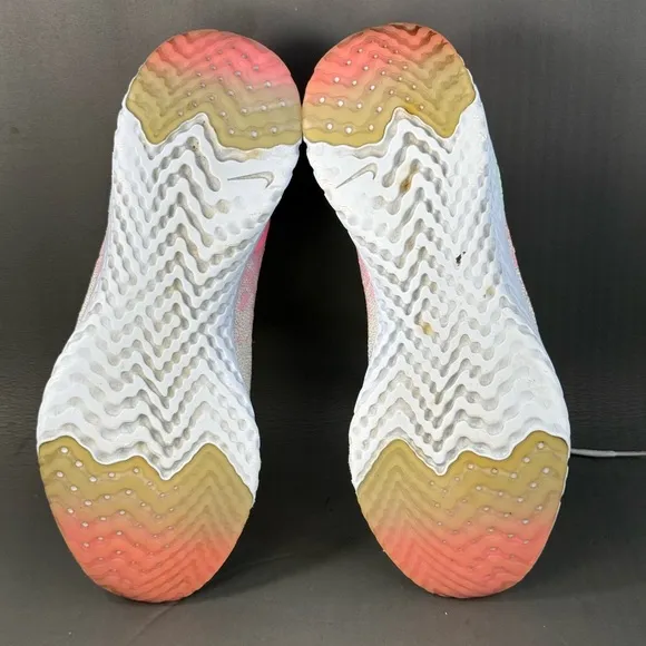 Nike Epic React Flyknit First Blush athletic sneaker running shoes size 11
