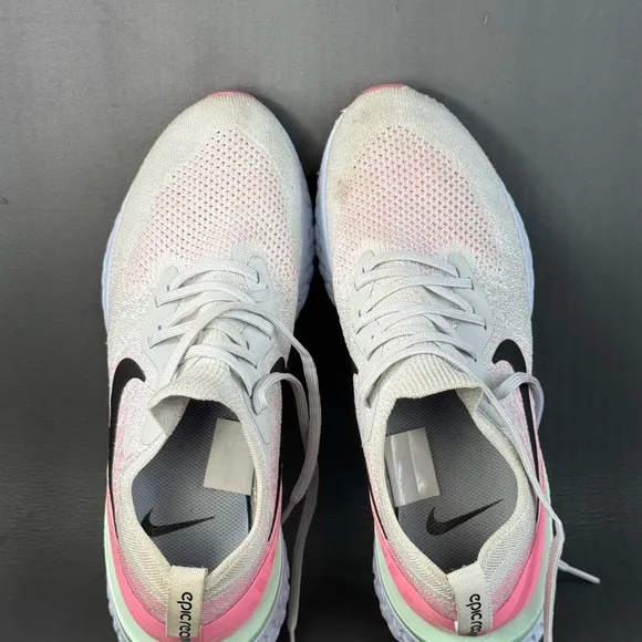 Nike Epic React Flyknit First Blush athletic sneaker running shoes size 11