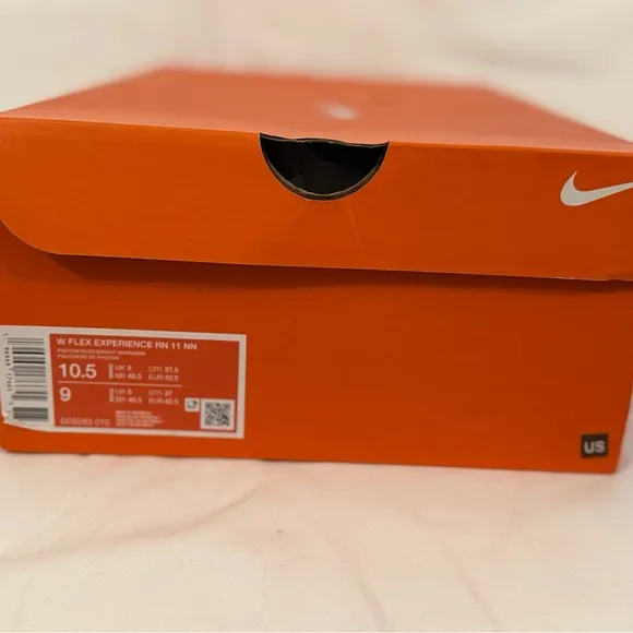 Nike Flex Experience RN 11 Men's Gray and Green Athletic Shoes