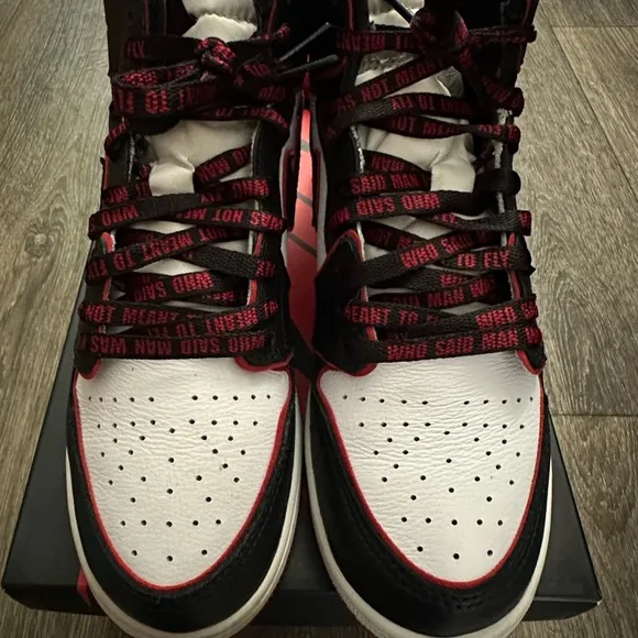 Nike Jordan 1 Retro HI “Bloodline”