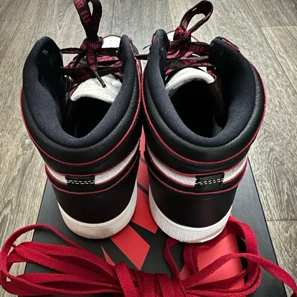 Nike Jordan 1 Retro HI “Bloodline”