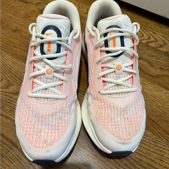 Nike Journey  Running Shoes sz11.5 White Orange