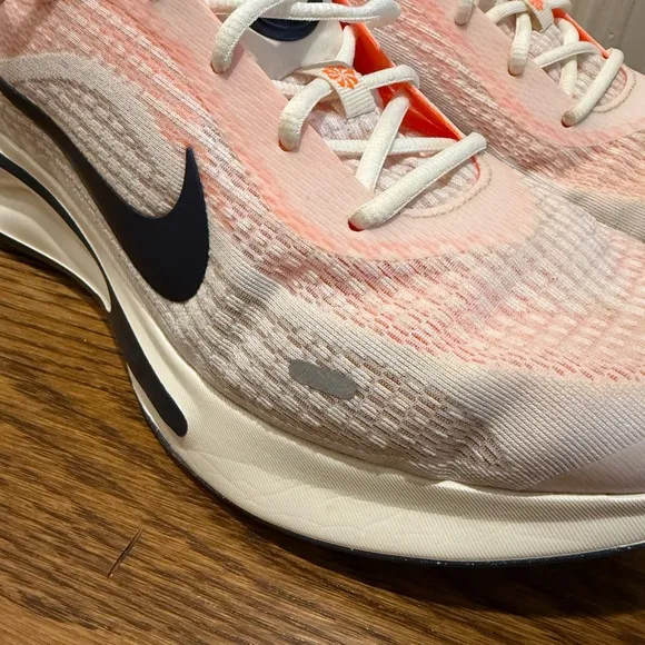 Nike Journey  Running Shoes sz11.5 White Orange