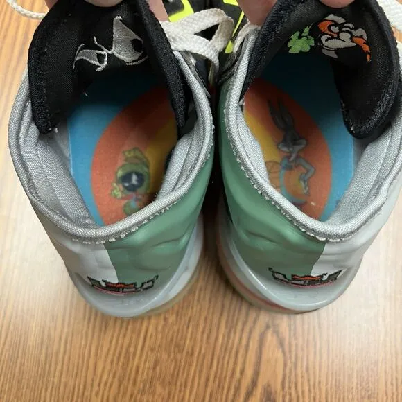 Nike Lebron XVIII Tune Squad - Bugs Bunny Vs Martian-Grey/Black-Space Jam Size 8
