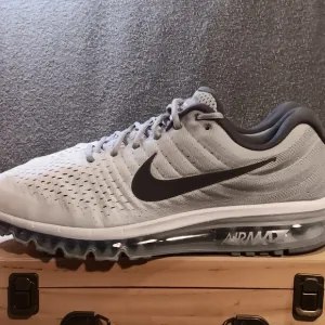 Nike Men's Air Max 2017, Size 13