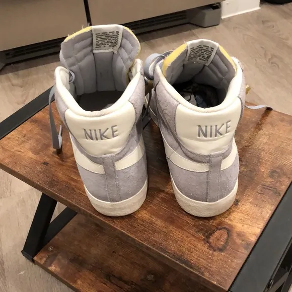 Nike Men’s Size 11 Gray and White Hightop Sneakers