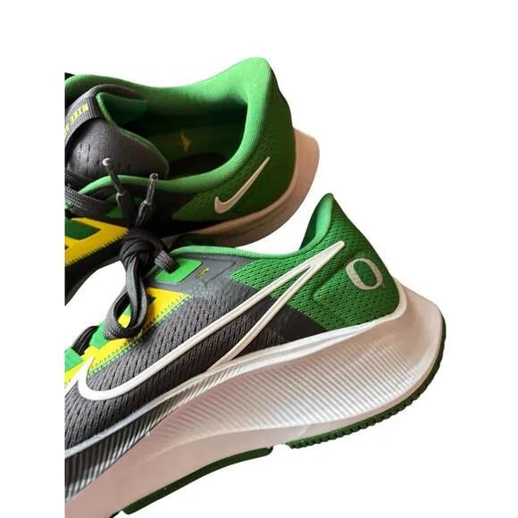 Nike Peagasus 38 Running Shoes Oregon Ducks Air Zoom DJ0840-001 Mens 9.5 Green
