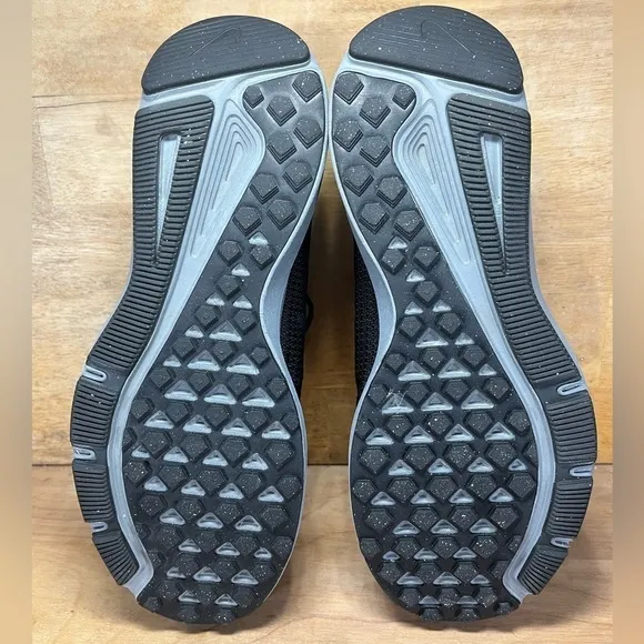 Nike Quest REFLECTIVE Womens Size 9 Running Shoes Sneakers Black Gray AA7403-002