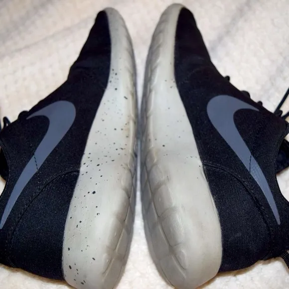 Nike Roshe One Running Shoes Sneakers 844687-009 Dylan Raasch Men's 10.5 C19