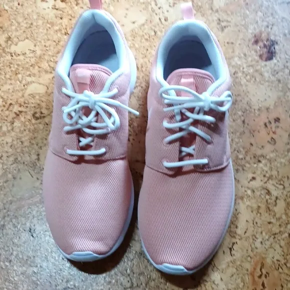 Nike Roshe Run Women's Running Shoes Size 10 NEW