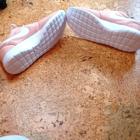 Nike Roshe Run Women's Running Shoes Size 10 NEW