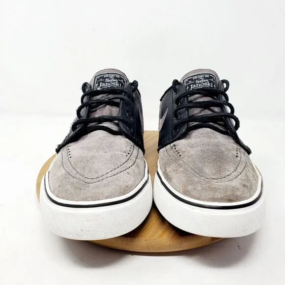 Nike SB Stefan Janoski Shoes Mens 9.5 Black Grey Suede Lace Up Low Sneakers