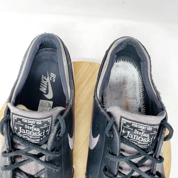 Nike SB Stefan Janoski Shoes Mens 9.5 Black Grey Suede Lace Up Low Sneakers