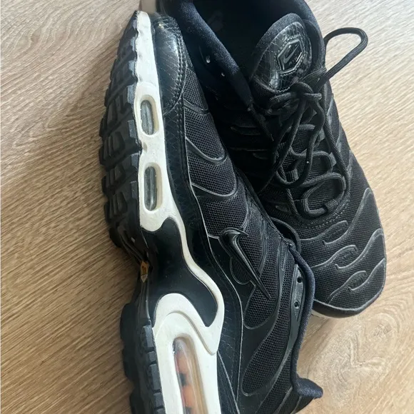 Nike women’s air max Black Sneakers