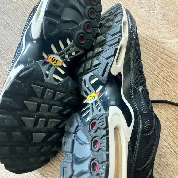 Nike women’s air max Black Sneakers