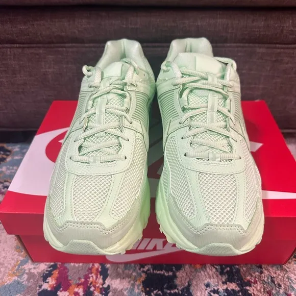 Nike Women's Green Sneakers