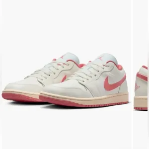 Nike Women's Sneakers - White and Pink