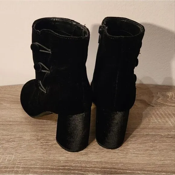NINE WEST WOMEN'S ROUNDED TOE BLACK VELVET ANKLE BOOTS HEELS SIZE 7 1/2