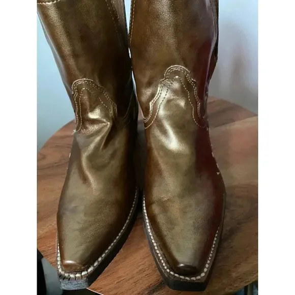 Nocona Boots Women’s 6 Vina Gold Star Ankle Booties