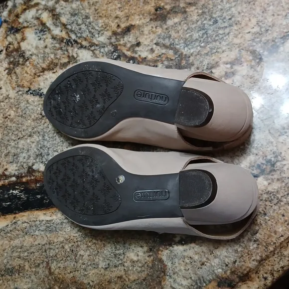 Nurture Vivicah Tan Leather Women's Comfort Heels Sandals US SZ 7.5