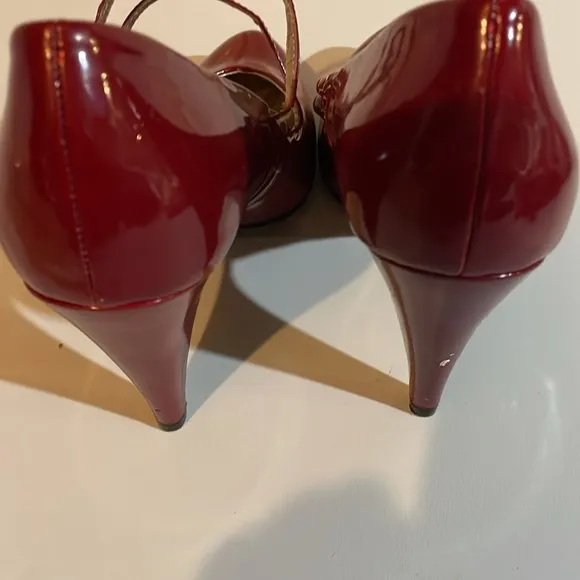 NWD 8.5, Dark Red Burgundy Patent Leather Raptur, Steven Madden Strappy 4” Heels