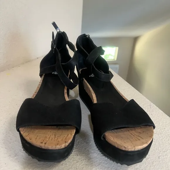 NWNT Eileen Fisher Women's Black Emmy Tumbled Nubuck Wedge‎ Comfort Sandals Sz 9