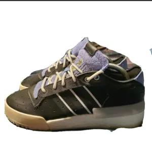 NWOB Adidas Originals Men's Rivalry RM Low Sz 7