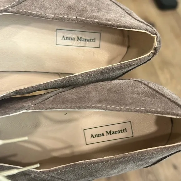 NWOB Anna Maratti Tan Suede Shoes Size 41/10US