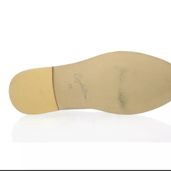NWOB SEYCHELLES FLATS SAND suede