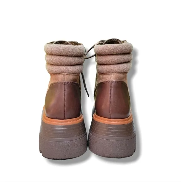 NWOB Vince Camuto Lug Sole Mertamie Platform Booties Boots‎ Size 6 Brown
