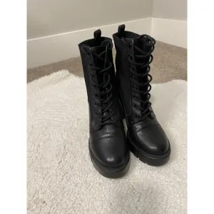 NWOT Aldo Rebellious Combat Ankle Boots, Black Size