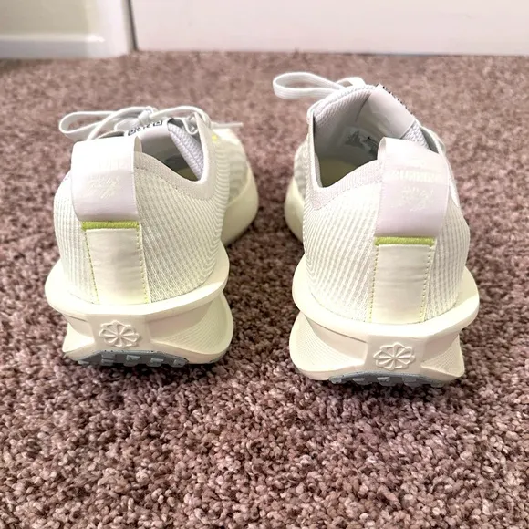 NWOT!! Nike Interact Run, Women's Size 9.5, Neon Lime/Yellow