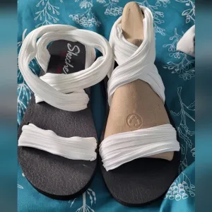 Nwot-Skecher White Women's Sandals