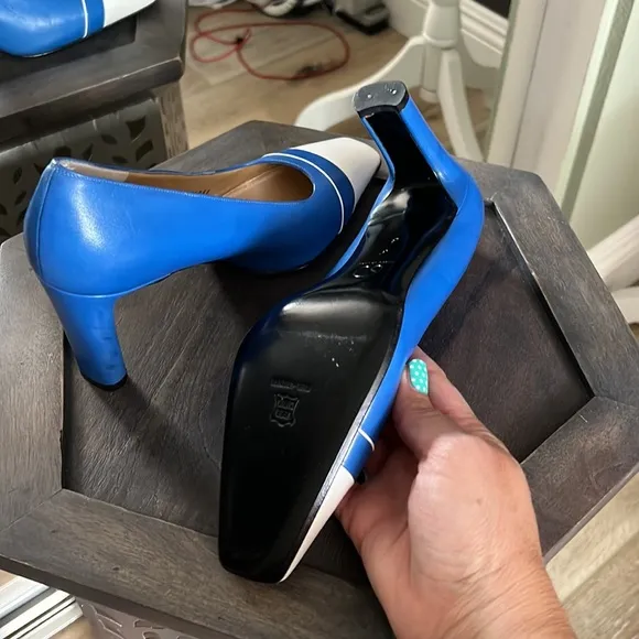 NWOT, St John, leather heels, blue white color block, size 6