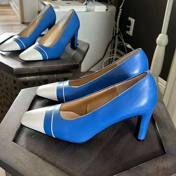 NWOT, St John, leather heels, blue white color block, size 6