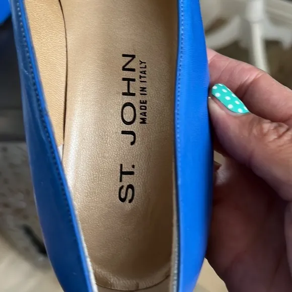 NWOT, St John, leather heels, blue white color block, size 6
