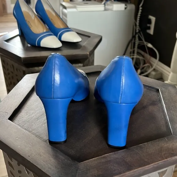 NWOT, St John, leather heels, blue white color block, size 6