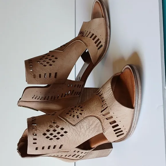 NWOT Veracruz Artisans Distressed Nubuck Open Toe Ankle Boots Size 38