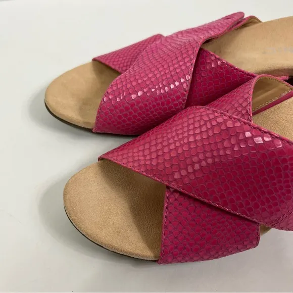 NWOT Vionic Leticia Pink Leather Wedge Comfort Sandals