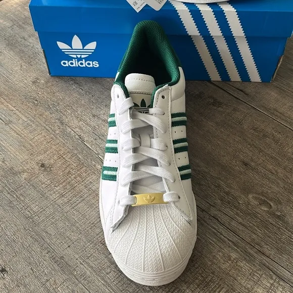 NWT Adidas Originals Men's Superstar Shoes - ID1374