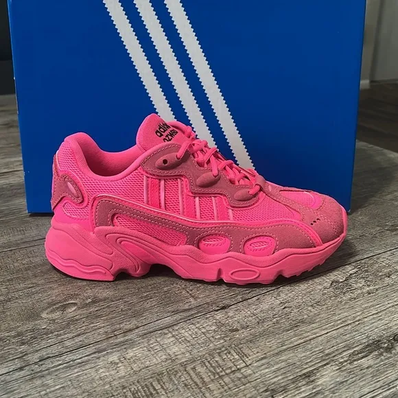 NWT Adidas Originals OZWEEGO OG Women's Shoes - Bright Pink/Black - IH7354