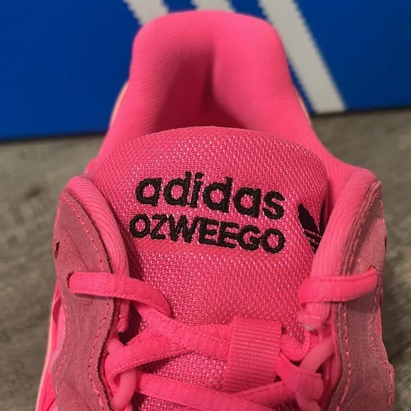 NWT Adidas Originals OZWEEGO OG Women's Shoes - Bright Pink/Black - IH7354