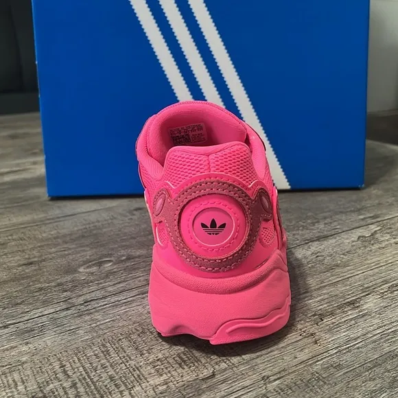 NWT Adidas Originals OZWEEGO OG Women's Shoes - Bright Pink/Black - IH7354