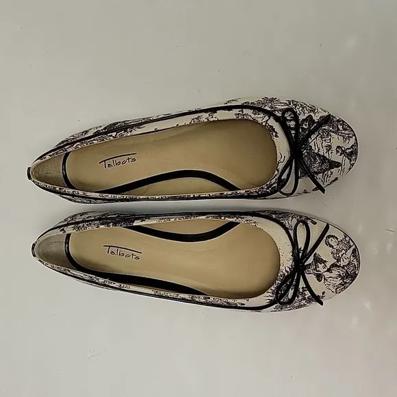 NWT black/white toile fabric shoes sz 8 from Talbots, leather soles