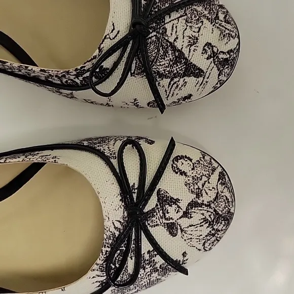 NWT black/white toile fabric shoes sz 8 from Talbots, leather soles